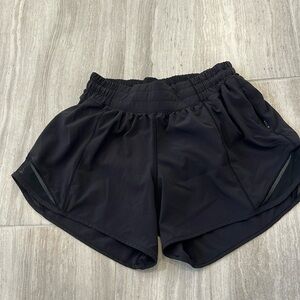 Lululemon Hotty Hot shorts. Size 4 Tall